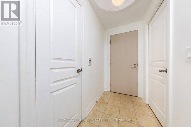 Building Photo - 2087 Lake Shore Blvd W