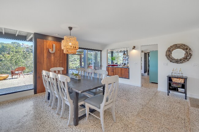 Foto del edificio - 1234 Oribia Rd