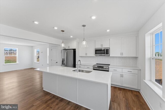 Building Photo - 501 Fontana Cir