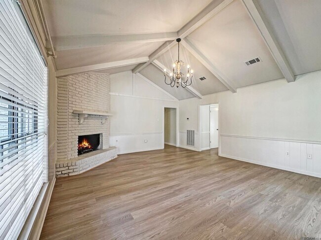Foto del edificio - 4941 Pine Hill Dr