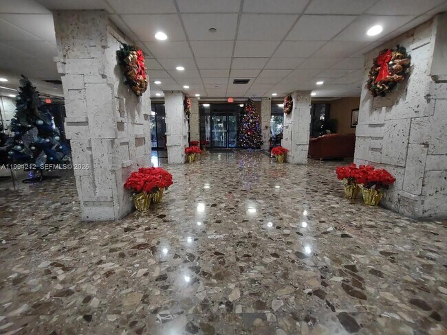 Foto del edificio - 1470 NE 123rd St