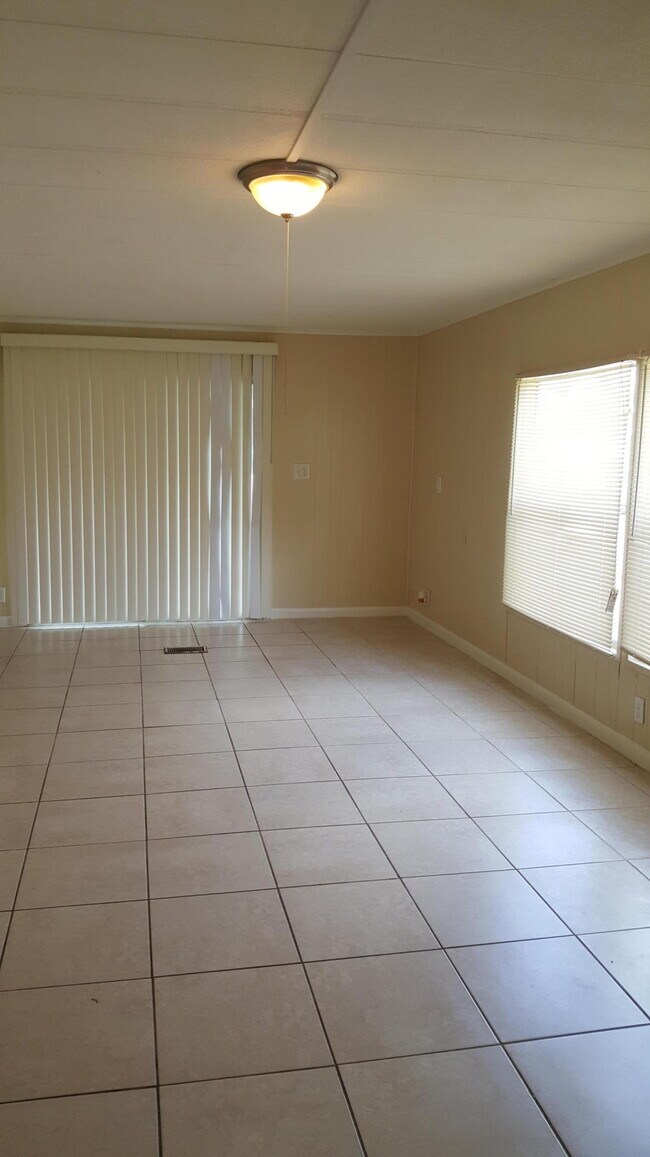 Foto del edificio - 11573 Venetian Ave