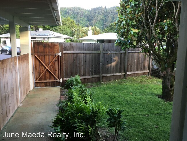 Building Photo - 4 br, 2 bath House - 35-B Country Club Road