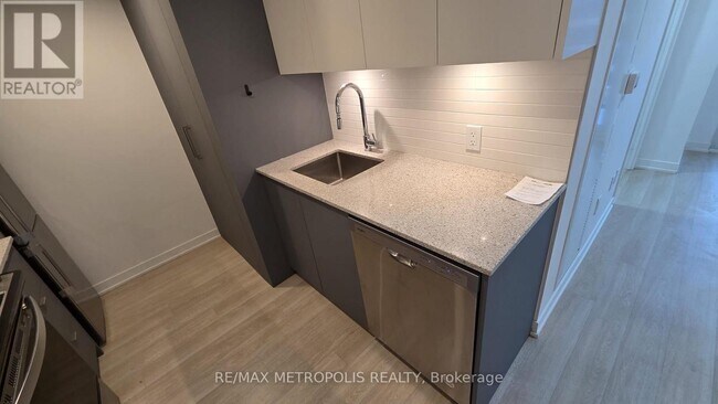 Photo du bâtiment - 500 Wilson Ave