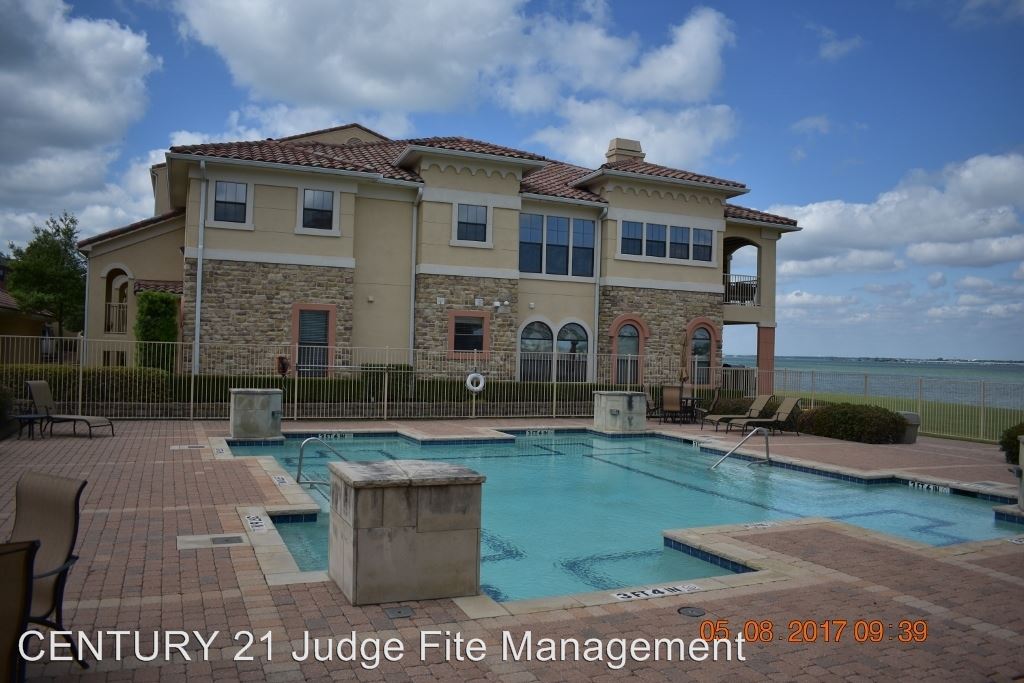 Building Photo - 2145 Portofino Dr
