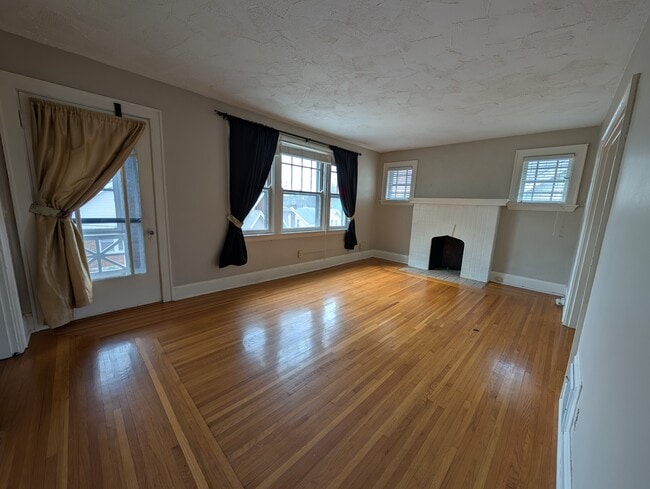 Building Photo - 17 Sadye Ct