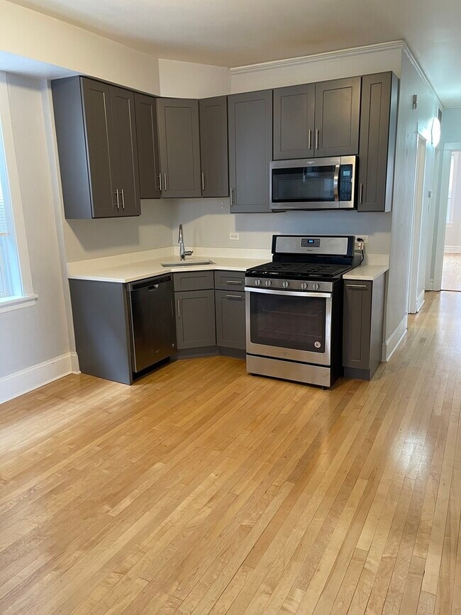 Foto del edificio - 3083 N Davlin Ct
