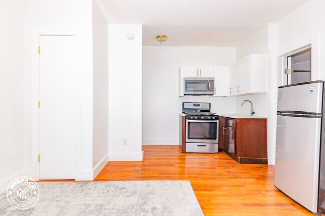 Foto del edificio - 666 Hancock St