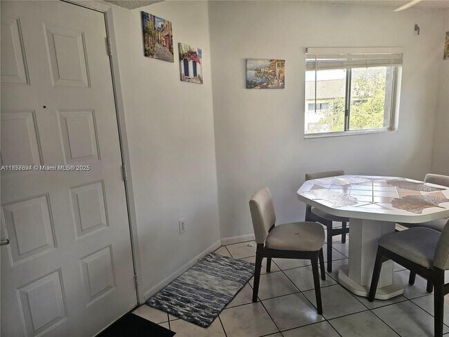 Foto del edificio - 1351 SW 141st Ave