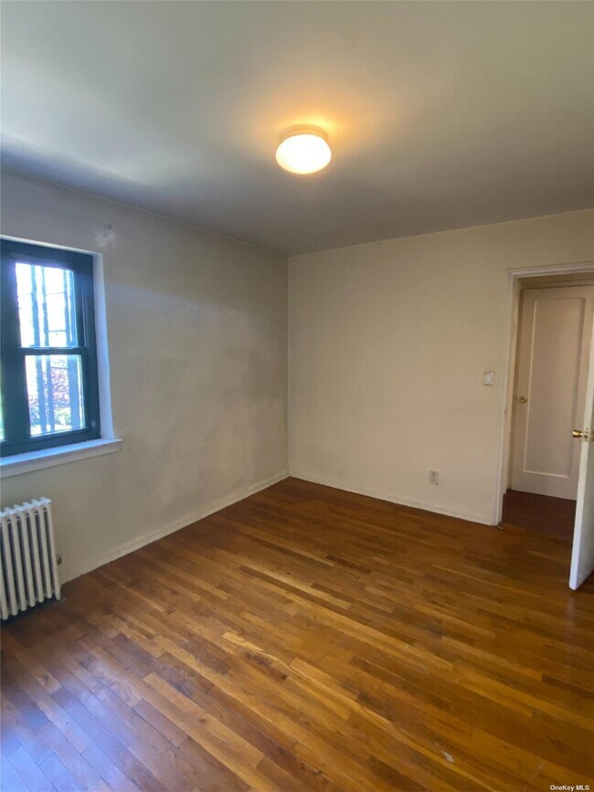 Foto del edificio - 144-46-144-77 77th Rd