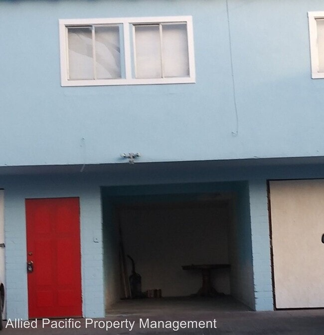 Building Photo - 705-707 Ramona Ave