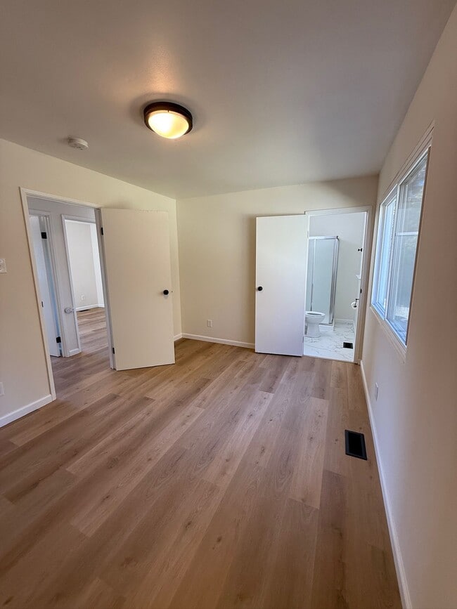 Foto del edificio - 91 Cedar Ridge Dr