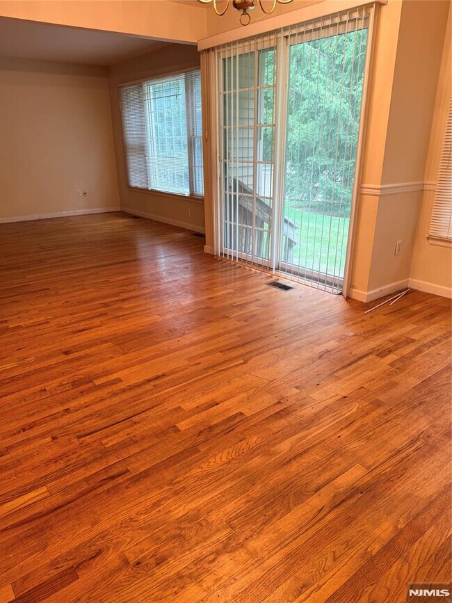 Building Photo - 63 Trotters Ln