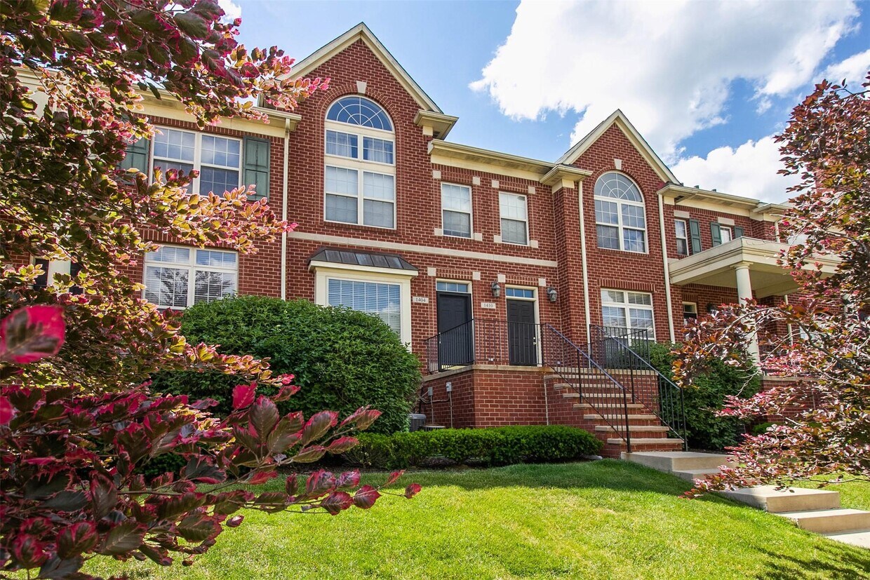 1404 Raliegh Pl, Troy, MI 48084 Condo for Rent in Troy, MI