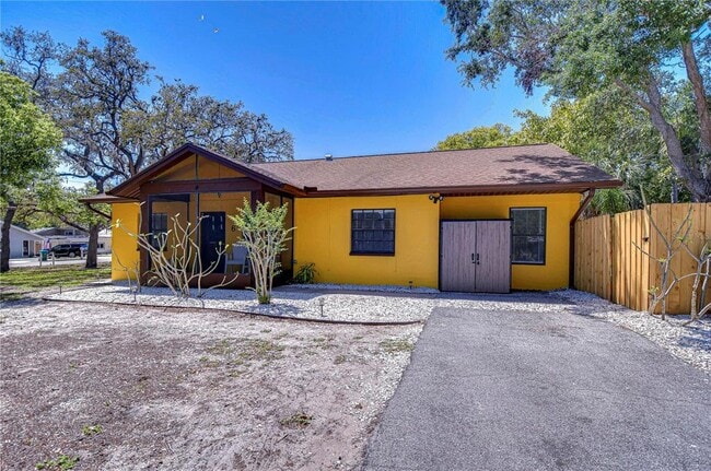 Building Photo - 6 Bayou Ln