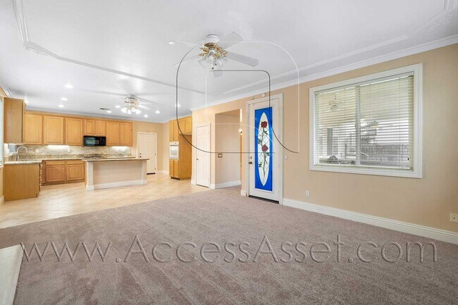 Building Photo - Spacious 4 Bed/3 Bath Cul-De-Sac Home in E...