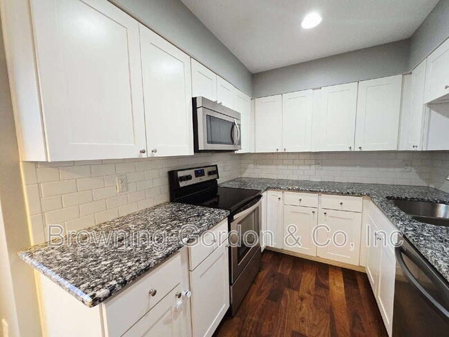 Foto del edificio - 4487 Post Pl