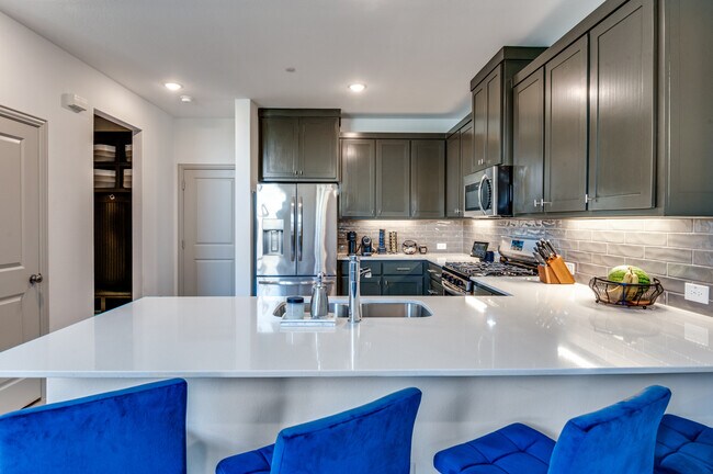 Foto del edificio - 8725 Phoebe Rd