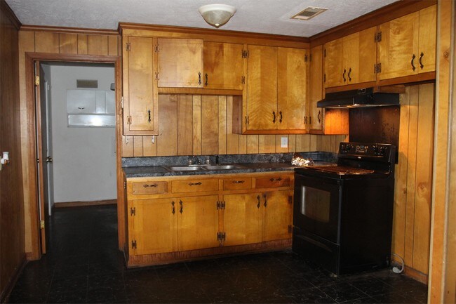 Building Photo - 804 Cason St