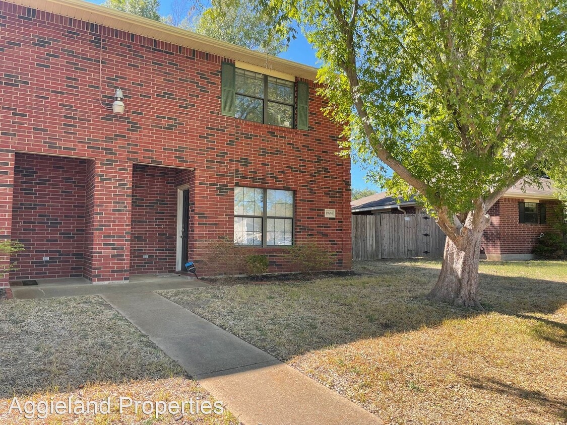 Primary Photo - 3 br, 3 bath House - 1904 Holleman Drive