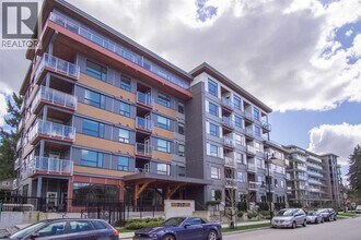 Building Photo - 717 Breslay St