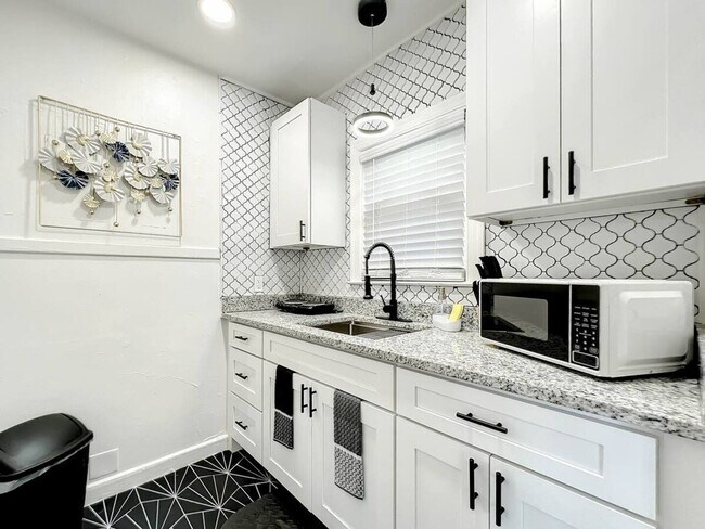 Foto del edificio - 1829 Hollenbeck Dr