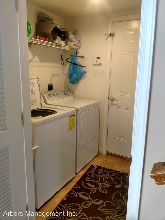 Foto del edificio - 2 br, 2.5 bath House - 3009 VILLAGE RUN ROAD