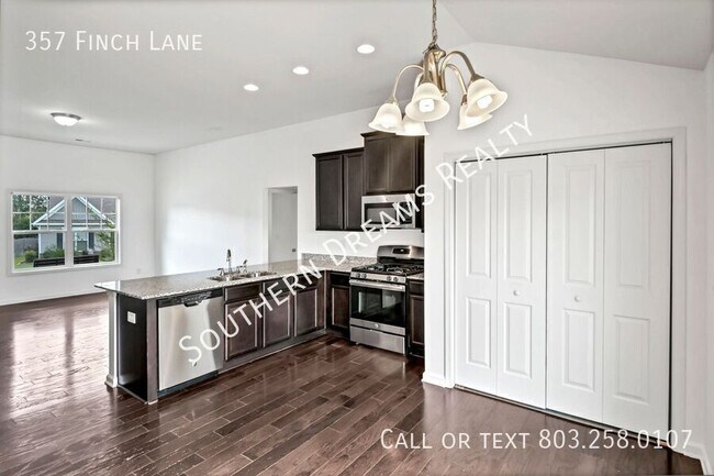 Foto del edificio - 357 Finch Ln