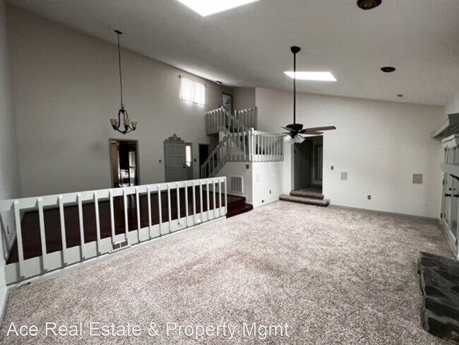Building Photo - 3 br, 2.5 bath House - 2945 Wedgeview Drive