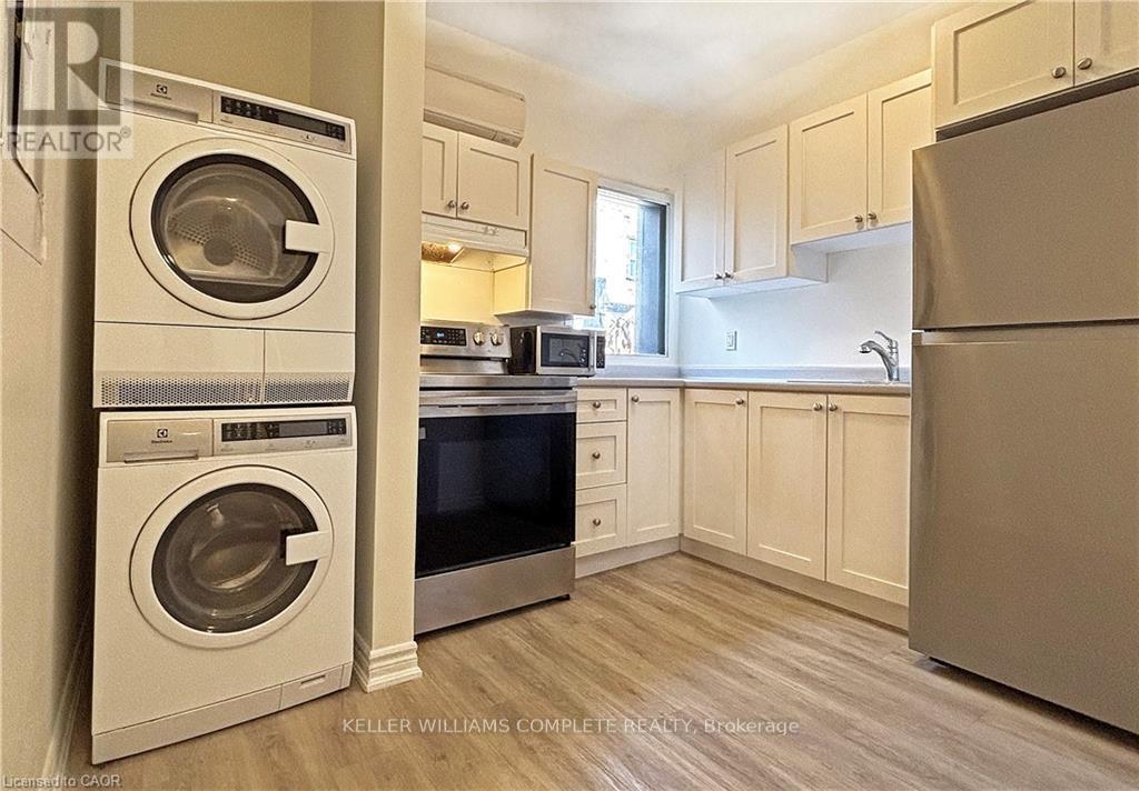 Photo principale - 2 Wentworth St S