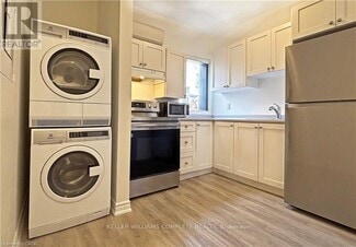 Building Photo - 2 Wentworth St S