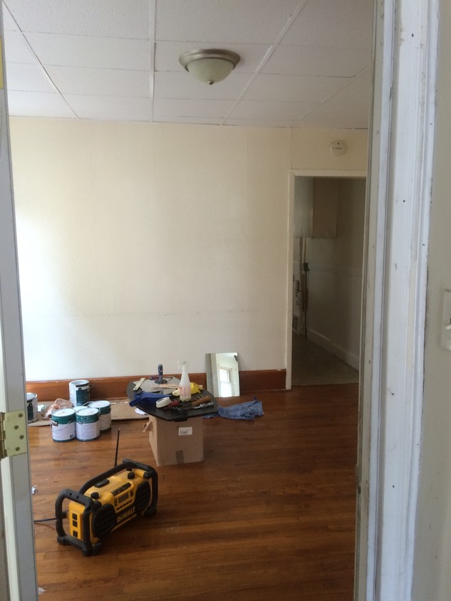 Living Room - 211 13th St