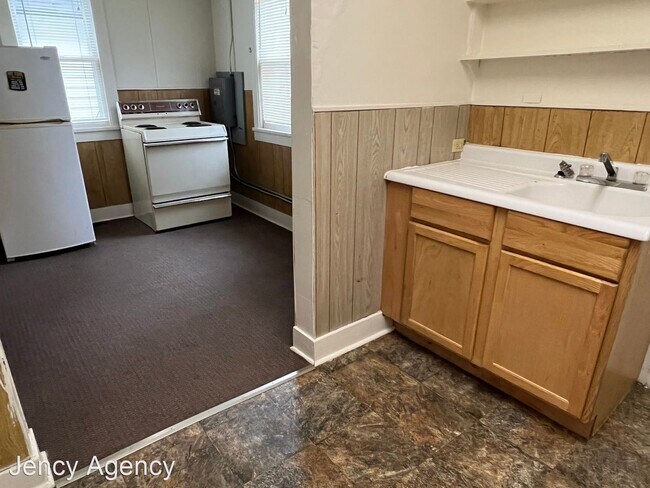 Building Photo - 1 br, 1 bath House - 407 1/2  N. 1st St