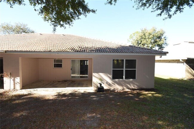 Foto del edificio - 8 Regency Dr