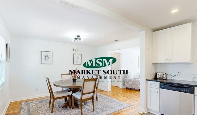 Foto del edificio - 2 W 53rd St