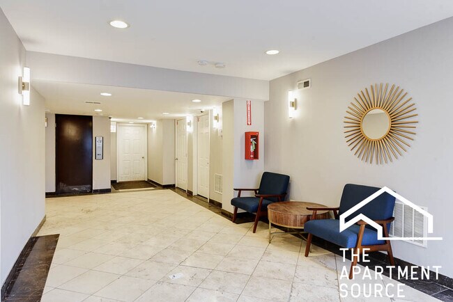 Foto del edificio - 6957 N Greenview Ave