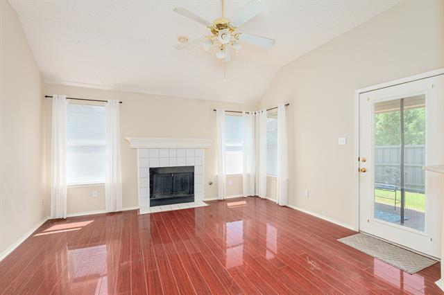 Foto del edificio - 7800 Clark Springs Dr