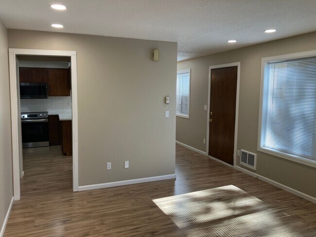 Foto del edificio - 187 Stoneway Dr NW