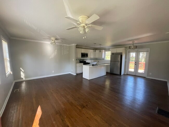 Building Photo - 3494 Maryvale Dr