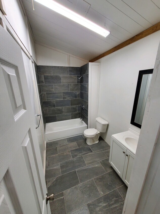 Building Photo - 3rd St 4 Plex