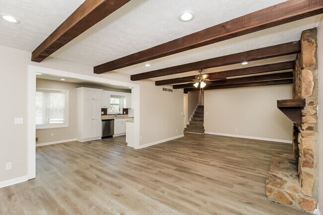 Building Photo - 35 Pine Grove Rd