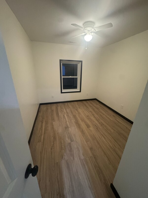 Foto del edificio - 208 N White River Ave