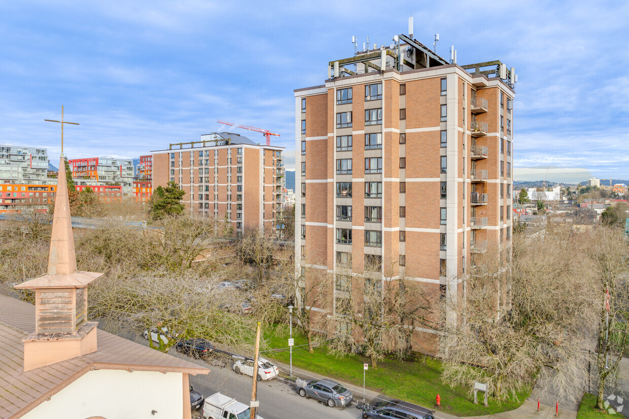 Photo du bâtiment - Stamps Place