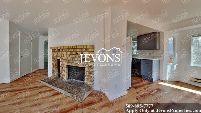 Building Photo - 1722 E 56th St