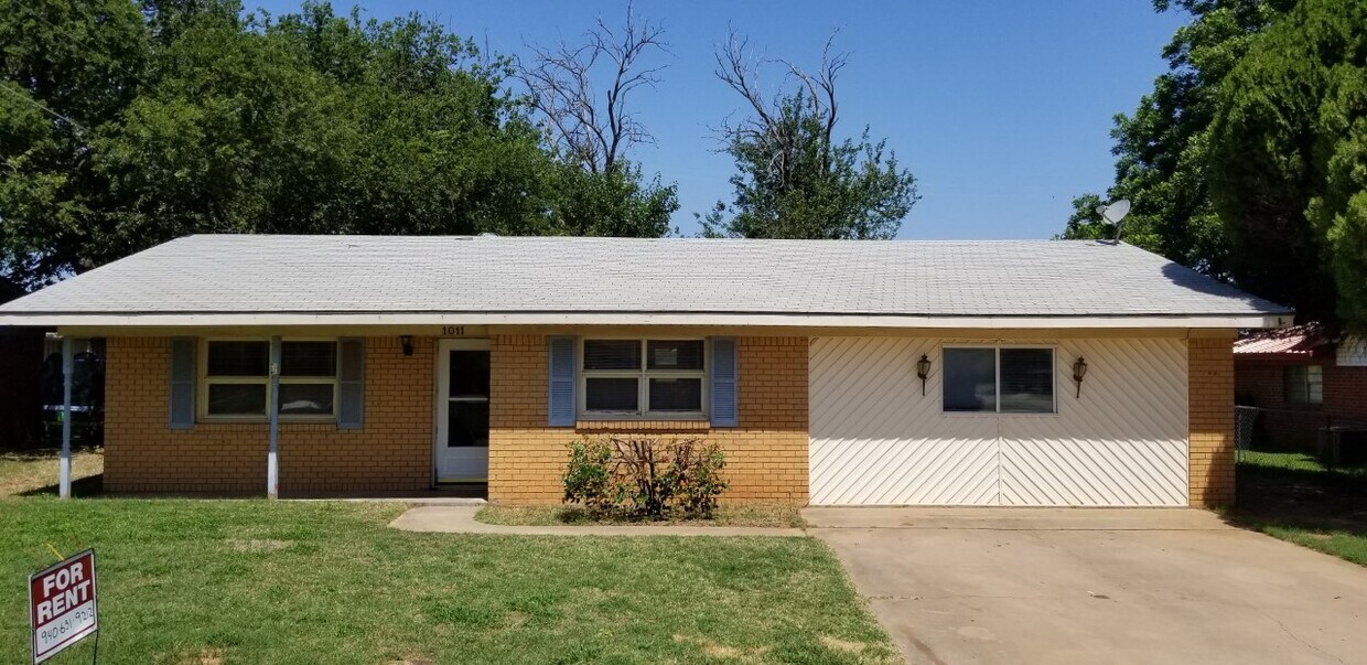 1011 W Beverly Loop, TX 76354 House Rental in