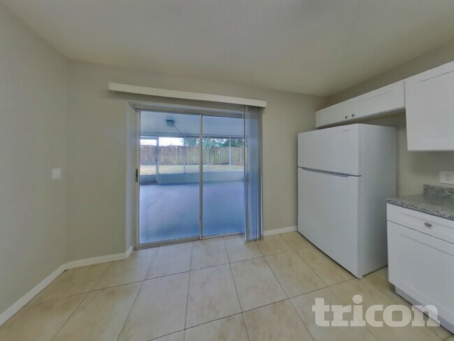Building Photo - 10435 Blackmore Dr