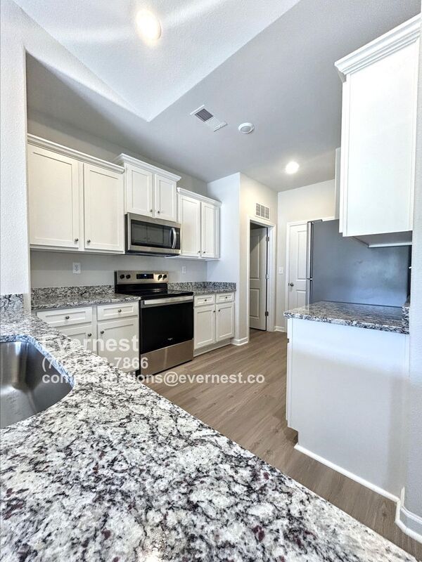 Building Photo - 205 Aniston Ln