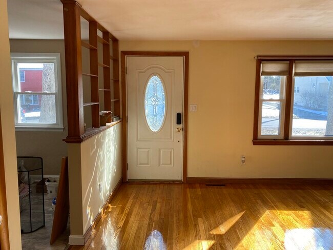 Building Photo - 50 Cranberry Rd