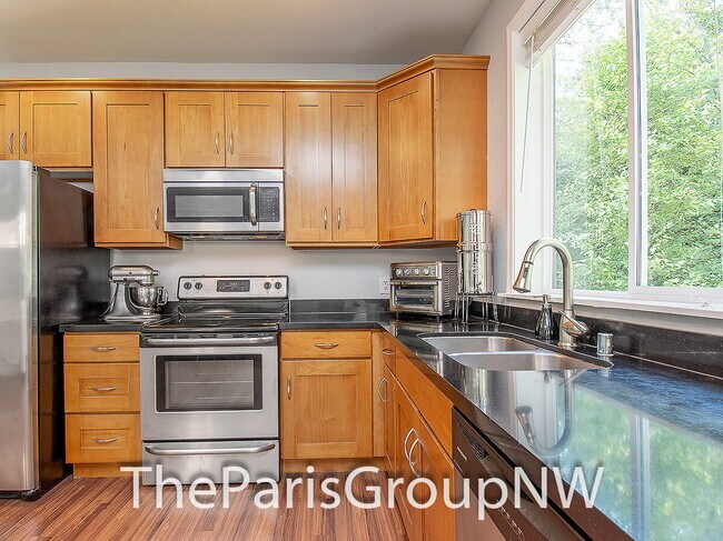 Foto del edificio - Wonderful 2012 Renton 3BR * Backs To Greenbelt
