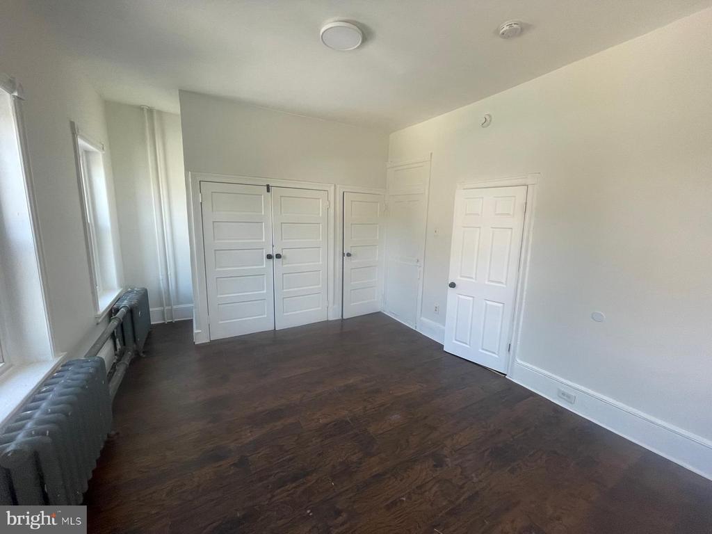 Primary Photo - 2121 W 3rd St
